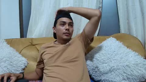 Snapshot of estebancot0314 chatting on 5, 10, 2025 Esteban online show from 5, 10, 2025