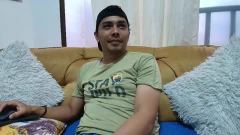 Snapshot of estebancot0314 chatting on 12, 10, 2025 Esteban online show from 12, 10, 2025