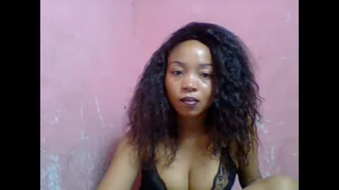 estelah20 online show from 21, 10, 2025