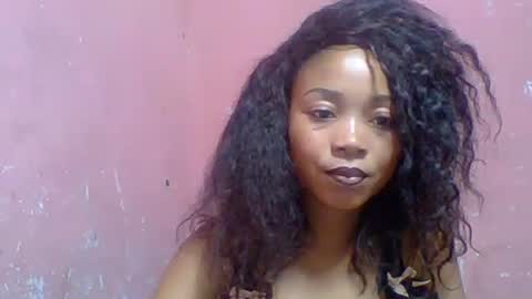 estelah20 online show from 8, 11, 2025