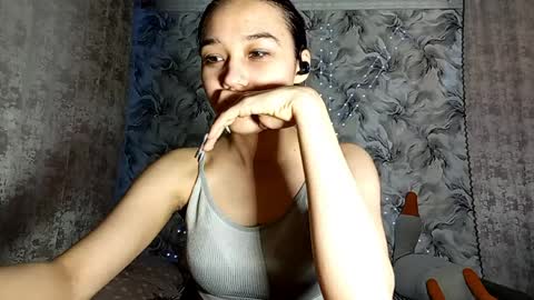 estellekirbo online show from 2, 4, 2026