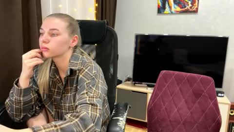 Snapshot of ester_vixen chatting on 1, 3, 2026 Ester online show from 1, 3, 2026