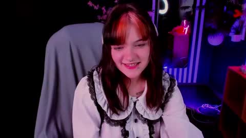 Ester  online show from 19, 5, 2026
