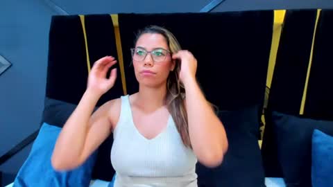 Snapshot of esther_xo chatting on 24, 6, 2026 esther_xo online show from 24, 6, 2026