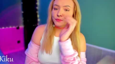 Snapshot of estheticgirl_ chatting on 30, 11, 2025 Mona online show from 30, 11, 2025