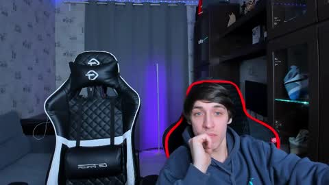 Snapshot of esthetics_boys chatting on 21, 2, 2025 LOUIS online show from 21, 2, 2025