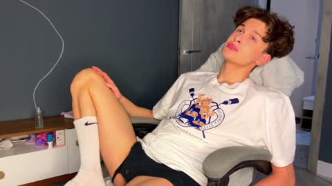 Snapshot of estremecerse chatting on 28, 12, 2024 Alex online show from 28, 12, 2024