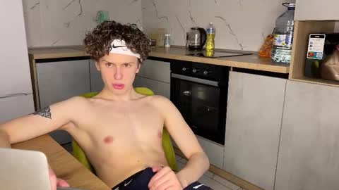 Snapshot of estremecerse chatting on 2, 3, 2026 Alex online show from 2, 3, 2026