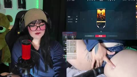 Snapshot of eternaaura_ chatting on 17, 4, 2026 Aura online show from 17, 4, 2026