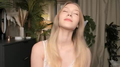 Natalie online show from 6, 10, 2025