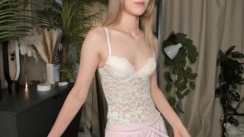 Natalie online show from 15, 10, 2025