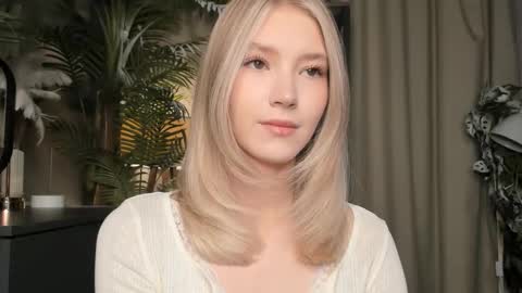 Natalie online show from 15, 12, 2025