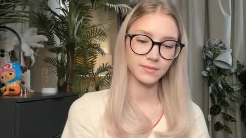 Natalie online show from 26, 3, 2026