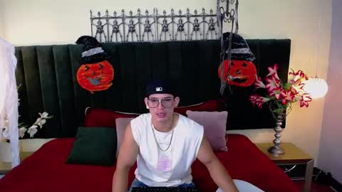 Snapshot of ethan_rodgers chatting on 31, 10, 2025 ETHAN RODGERS online show from 31, 10, 2025