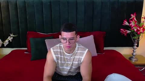 Snapshot of ethan_rodgers chatting on 4, 11, 2025 ETHAN RODGERS online show from 4, 11, 2025