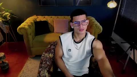 Snapshot of ethan_rodgers chatting on 14, 11, 2025 ETHAN RODGERS online show from 14, 11, 2025