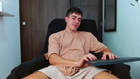 ethangreey1 online show from 5, 3, 2025