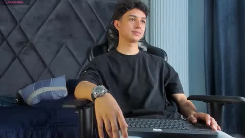 ethanlowell online show from 4, 4, 2026