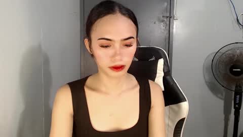 Snapshot of euniceariella21 chatting on 23, 12, 2024 YELLA online show from 23, 12, 2024