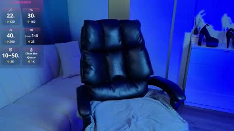 Snapshot of eva_conors_ chatting on 8, 10, 2025 Eva online show from 8, 10, 2025