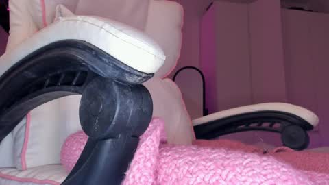 Eva Davis online show from 10, 1, 2025