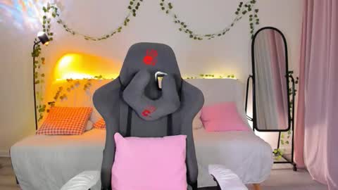 Eva Davis online show from 21, 9, 2025