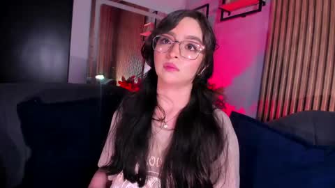 Snapshot of eva_macalliter chatting on 7, 5, 2026 Angelinne online show from 7, 5, 2026