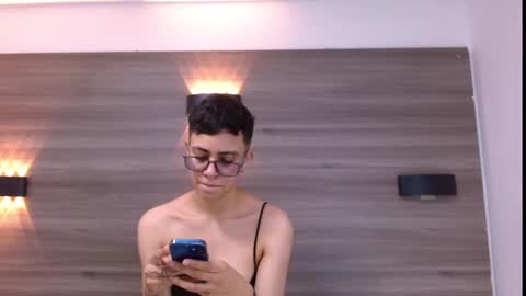 Eva cute online show from 6, 3, 2025