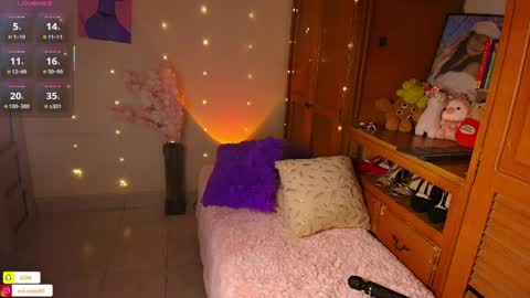 Eva  online show from 8, 4, 2026