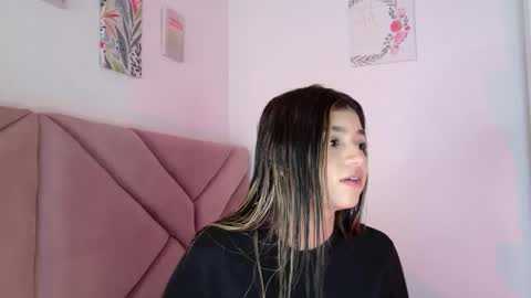 Eva Sin online show from 12, 10, 2025