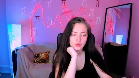 Snapshot of eva_smiith_ chatting on 19, 3, 2026 Eva online show from 19, 3, 2026