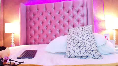 EVA CLOEE online show from 26, 2, 2025