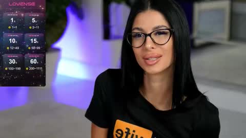 Eva  online show from 14, 10, 2025