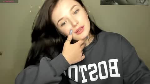 Snapshot of evaamillerr chatting on 4, 12, 2024 Eva online show from 4, 12, 2024