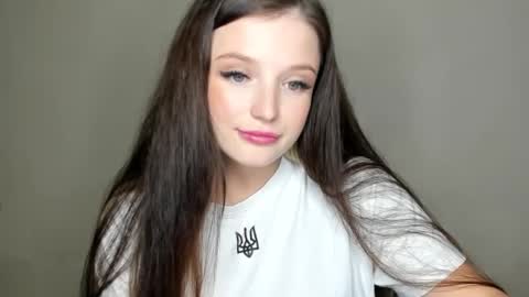 Snapshot of evaamillerr chatting on 16, 10, 2025 Eva online show from 16, 10, 2025