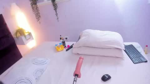 evahalston online show from 10, 9, 2025