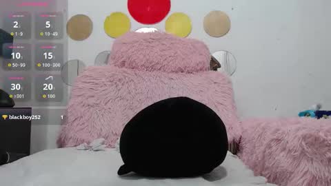 EVA  online show from 4, 2, 2026