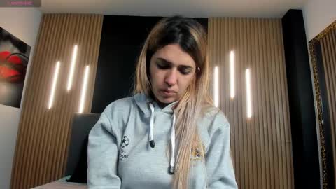 Snapshot of evaloviaa_ chatting on 12, 3, 2026 Eva online show from 12, 3, 2026