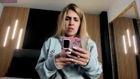 Snapshot of evaloviaa_ chatting on 15, 3, 2026 Eva online show from 15, 3, 2026