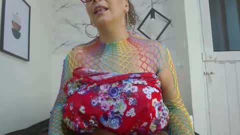 Eva Mills online show from 9, 10, 2025
