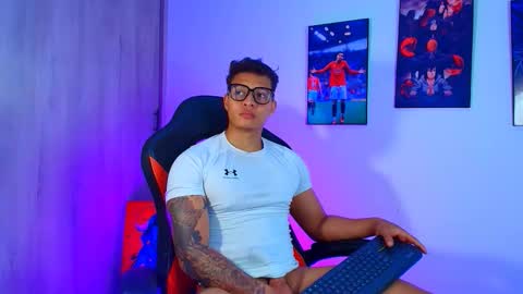 Snapshot of evan_greey chatting on 15, 10, 2025 EVAN GREY online show from 15, 10, 2025