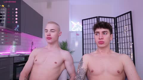 evan_white_ online show from 2, 12, 2024