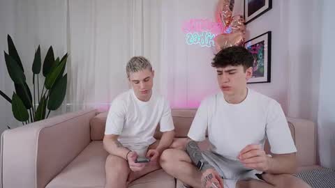 evan_white_ online show from 9, 3, 2025