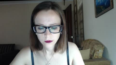 Snapshot of evangeline06 chatting on 2, 7, 2026 YourMistress online show from 2, 7, 2026