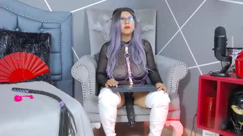 Snapshot of evangeline_17 chatting on 18, 2, 2025 Miss Evangeline online show from 18, 2, 2025