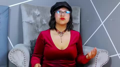 Snapshot of evangeline_17 chatting on 1, 3, 2025 Miss Evangeline online show from 1, 3, 2025