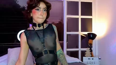 Snapshot of evangelyne1 chatting on 3, 1, 2025 Evangelyne online show from 3, 1, 2025