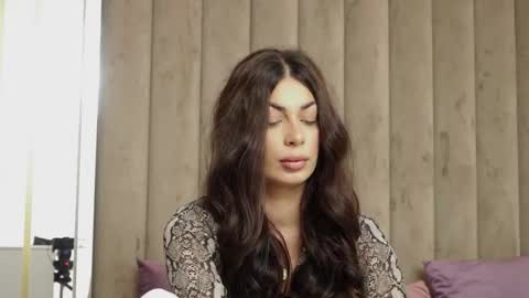 EvaRhea online show from 22, 9, 2025