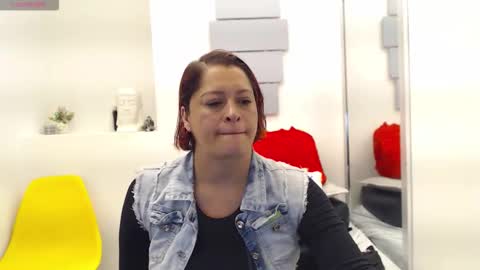 Eva Twiss online show from 10, 11, 2025