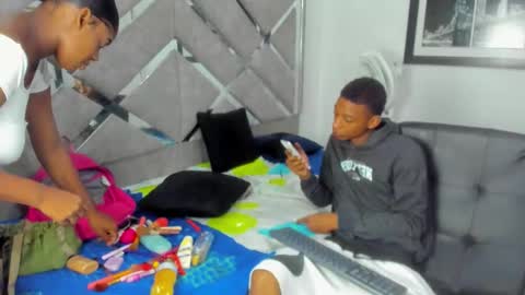 Eva And Emmanuel online show from 15, 1, 2026